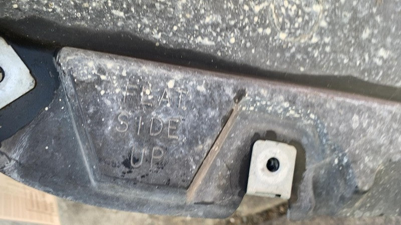 A 166 884 11 22 2016-2019 Mercedes-Benz GLE350 Front Inner Fender Liner Splash Guard Shield Left