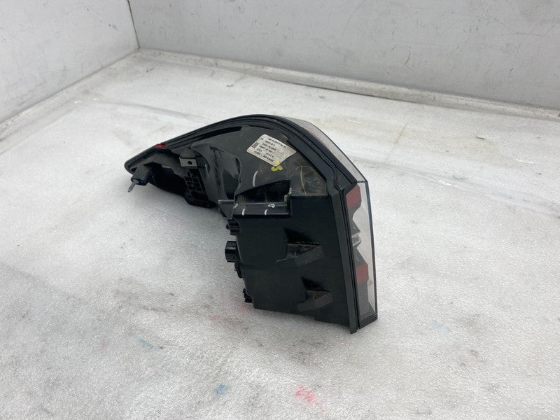 1034333-00-B 16-20 Model X Rear Right Taillight Lamp Outer + Door Reflector Lamp 1034333-00-B