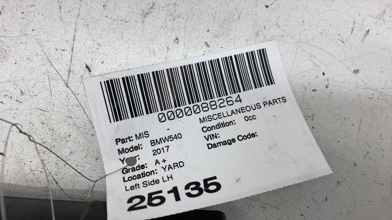 ⭕ 17-23 BMW 540i Driver Side Skirt Rocker Panel Middle Bracket Left 51