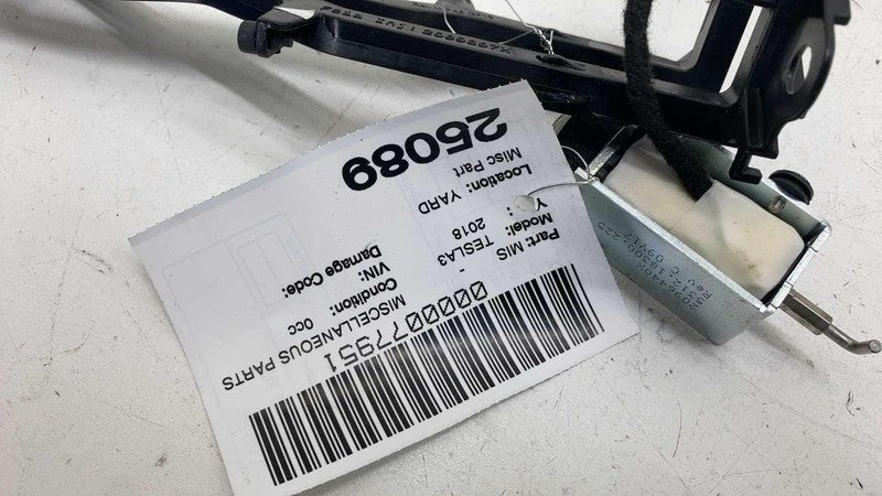 2089896 ⭕ 2017-2020 Tesla Model 3 Dashboard Passenger Side Glove Box Latch Right Assy