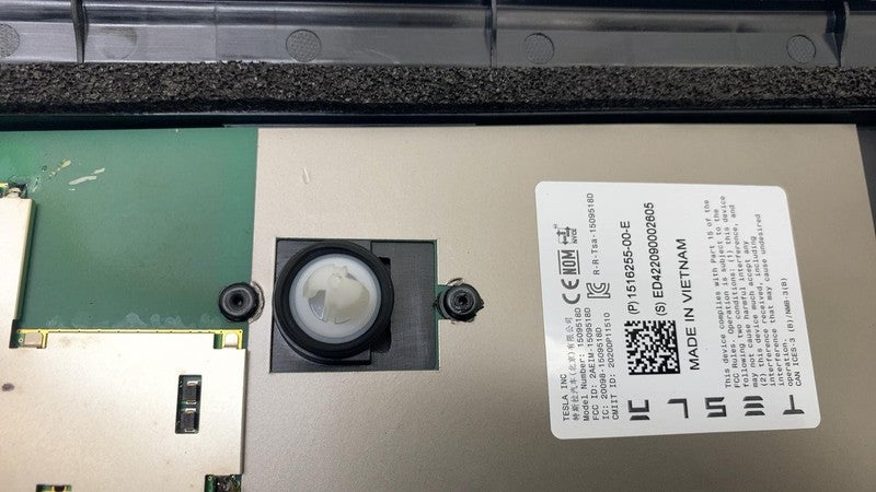 ⭕ 20-23 Model Y Left Exterior B-Pillar Applique Glass Trim LH AP3 1506