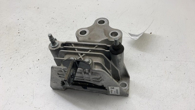 68224742 ⭕ 2017-2024 Chrysler Pacifica Automatic Transmission Mount Assembly 68224742AD