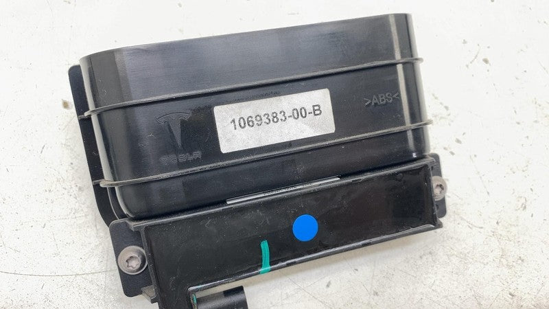 16-20 Model X Quarter Panel Rubber Flap & Air Shroud Vent Extractor 10