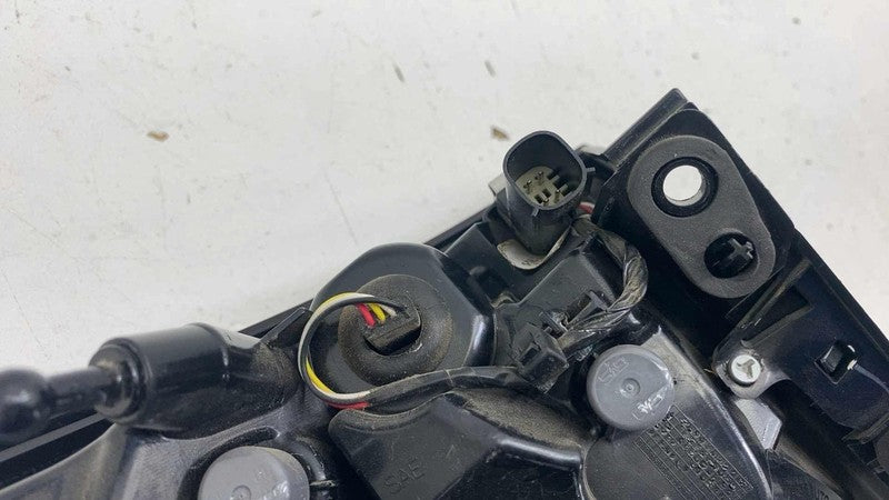 68424932AC ⭕ 2021-2025 Chrysler Pacifica Rear Right Side Outer Tail Light Lamp 68424932AC