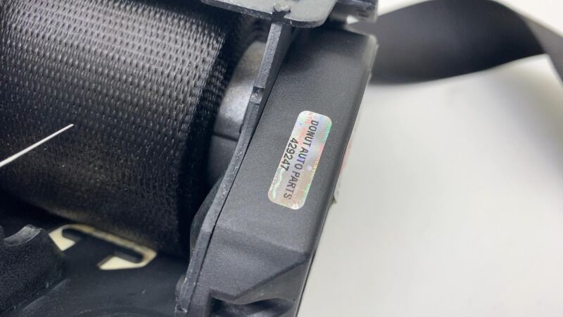 634844600G 2017-2022 BMW 530e G30 Rear Left or Right 2nd Row Seat Belt Retractor LH=RH OEM