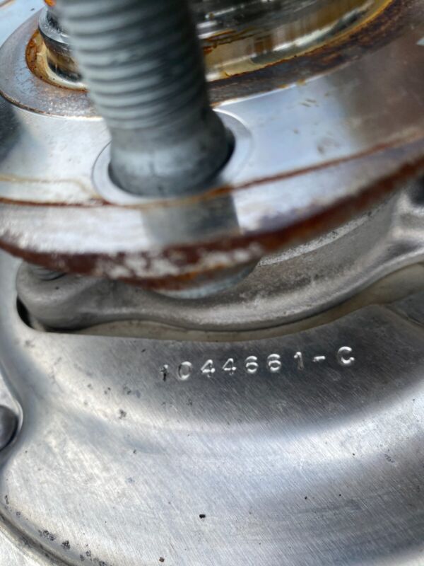 104431600E 17-23 Model 3 Front Right RWD Spindle Knuckle w/ Wheel Hub & Shield 1044316-00-E