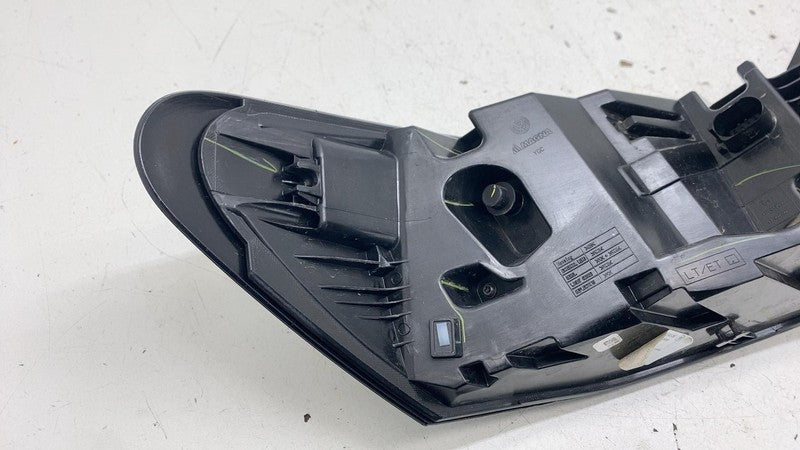 Tail Light Assembly VOLKSWAGEN ID4 Right 25