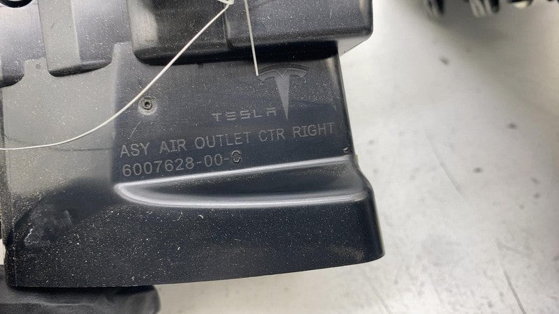 600762800C 12-15 Model S A/C Air Vent Outlet Dashboard Trim Panel 6007628-00-C/6007629-00-C
