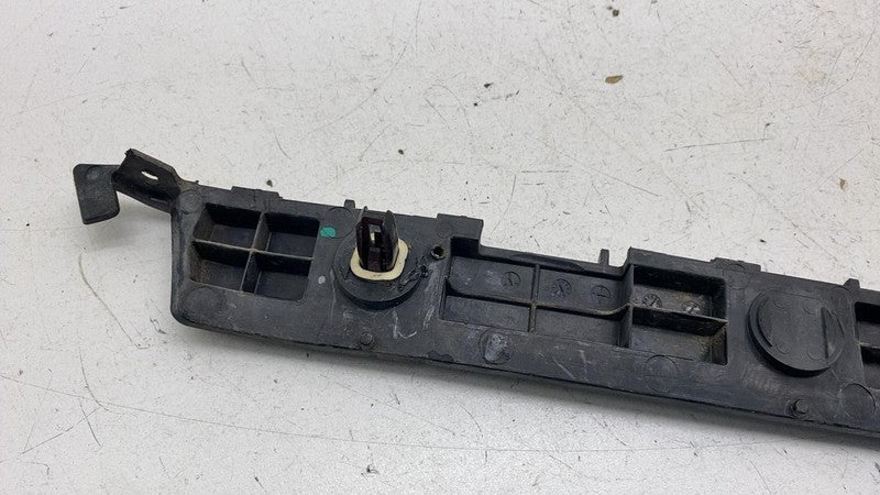 ⭕ 2017-2023 Model 3 Rear Right Retainer Wing & Tail Light Bracket 1083