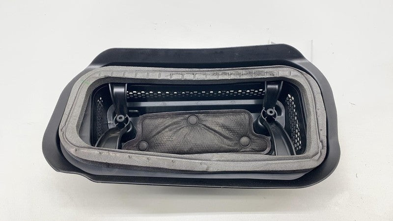 2018-2023 BMW 530e Sealing Air Intake Cover Cabin  w/ Temperature Sens