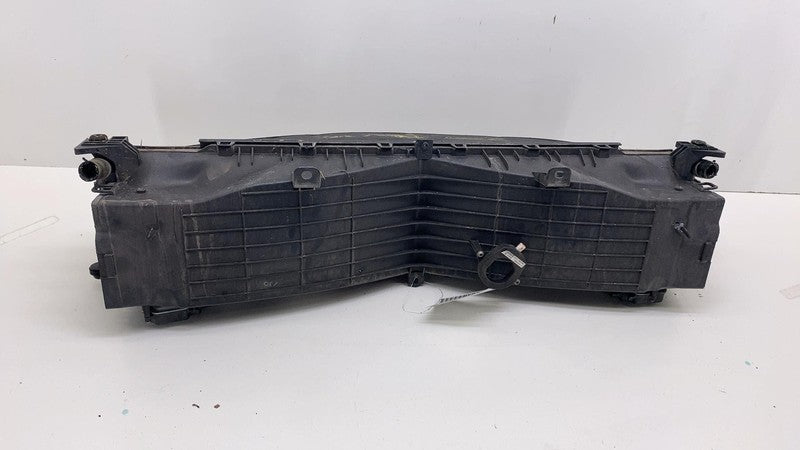 100725600G 2012-2015 Tesla Model S MS Radiator Shutter Air Duct Center Intake Grille Assy