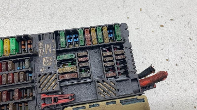 61356992958 2018 2019 BMW 530e G30 Power Distribution Fuse Relay Junction Box 61356992958