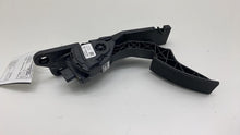 2012-2019 Mercedes-Benz GLE350 Front Driver Gas Throttle Pedal Accelerator OEM