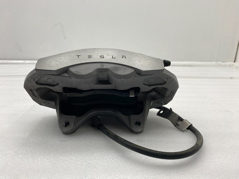104462200D ⭕ 2017-2023 Tesla Model 3 Front Passenger Side Brake Caliper Right 1044622-00-D