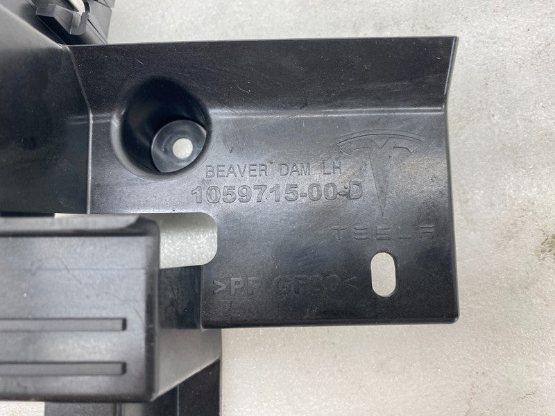 ⭕16-20 Model X MX Rear Driver Side 2nd Row Floor Panel Bracket Left 10