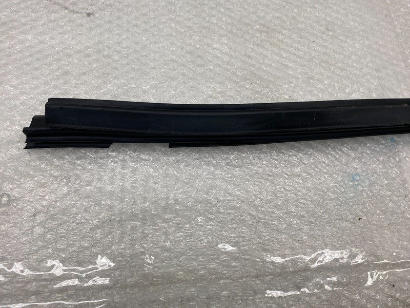 1032179 00 C ⭕ 16-23 Model X Rear Driver Door Window Inner Belt Rubber Seal Left 1032179-00-C