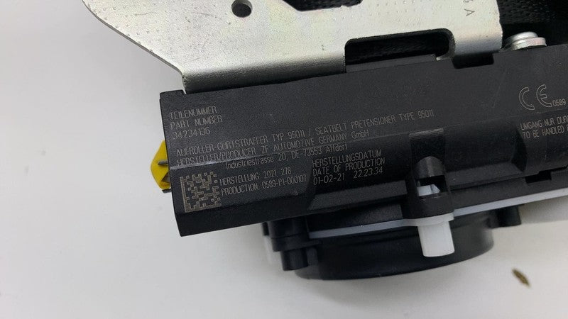 34234136 2017-2023 BMW 530e G30 Front Passenger Side 1st Row Seat Belt Retractor Right RH