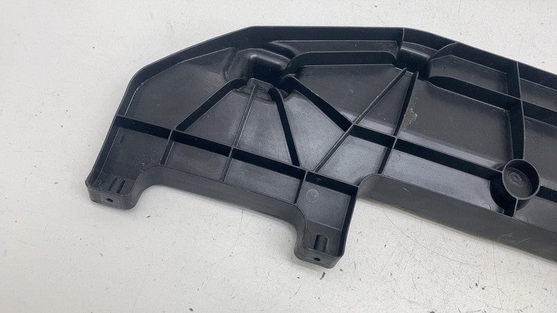 4KE.807.329 ⭕ 2019-2023 Audi E-Tron Quattro Rear Bumper Center Retainer Bracket 4KE807329