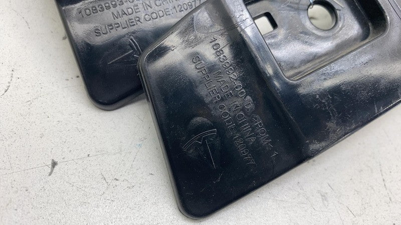 ⭕17-23 Model 3 Rear Left & Right Taillight Lamp Mount 1083993-00-D/108