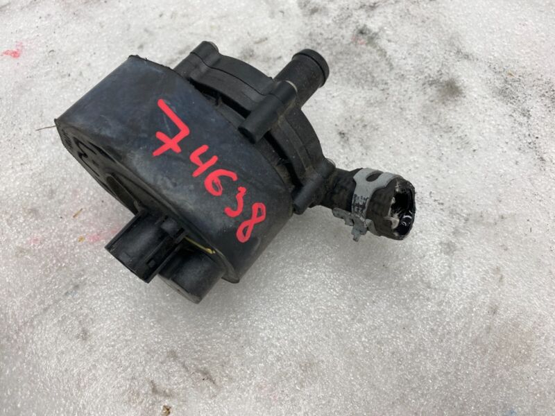 2016-2020 Tesla Model X MX Cooling System Auxiliary Coolant Water Pump Assembly