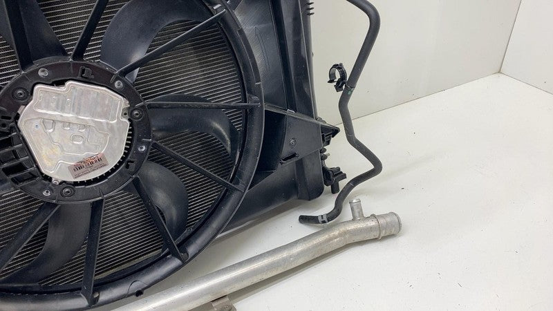 ⭕ 2017-2021 Chrysler Pacifica 3.6L Radiator Assy (8th VIN = G) w/o tow package