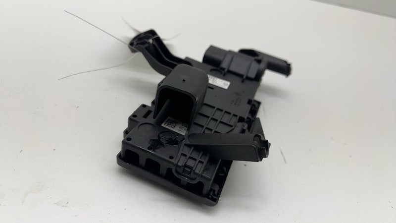 4M0 941 823 A ⭕ 18-24 Porsche Cayenne Positive Terminal Fuse Battery Junction Box 4M0941823A