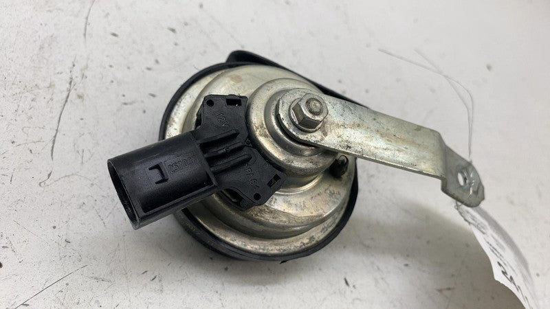 729568104 ⭕ 2014 2015 2016 2017 2018 2019 2020 2021 BMW i3 Horn Signal Low Tone 7295681-04