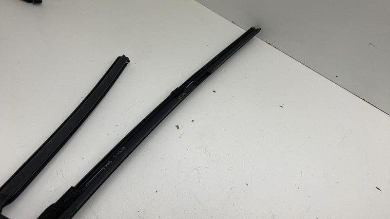 LJ8BR25825AE ⭕ 21-24 Ford Mustang Mach-E Rear Left Door Window Rubber Seal OEM LJ8B-R25825-AE