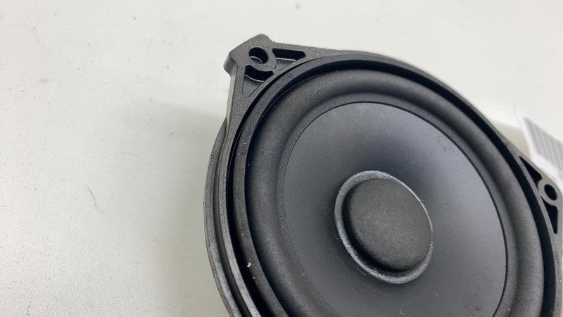 2016 2017 2018 Mercedes-Benz GLE350 Rear Left or Right Door Audio Sound Speaker