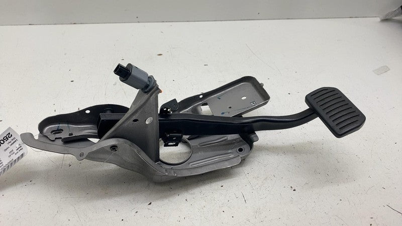 32264200 ⭕ 2021 2022 2023 Polestar 2 Front Brake Stop Pedal w/ Bracket & Sensor 32264200