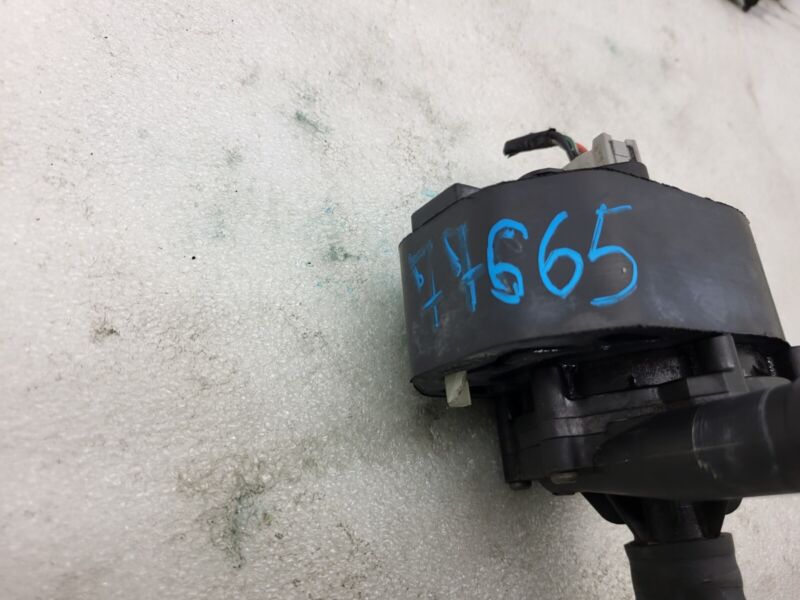 2012-2015 Tesla Model S MS Auxiliary Water Coolant Battery Cooling Pump Assembly