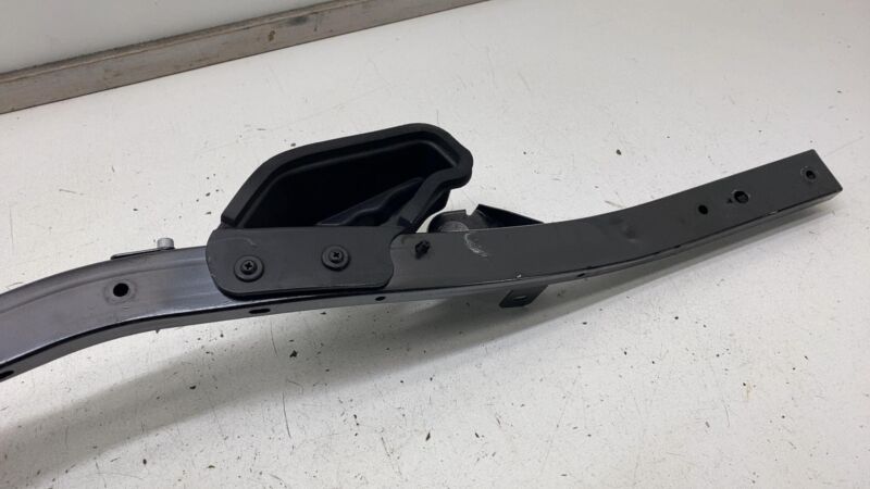 ⭕2017-2020 Maserati Levante Front Engine Strut Crossmember Mount Support Bracket