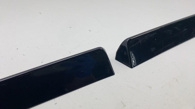 PT00012533 ⭕️ 22-24 Rivian R1T Rear Left & Right C-Pillar Outer Trim PT00012533 / PT0001253