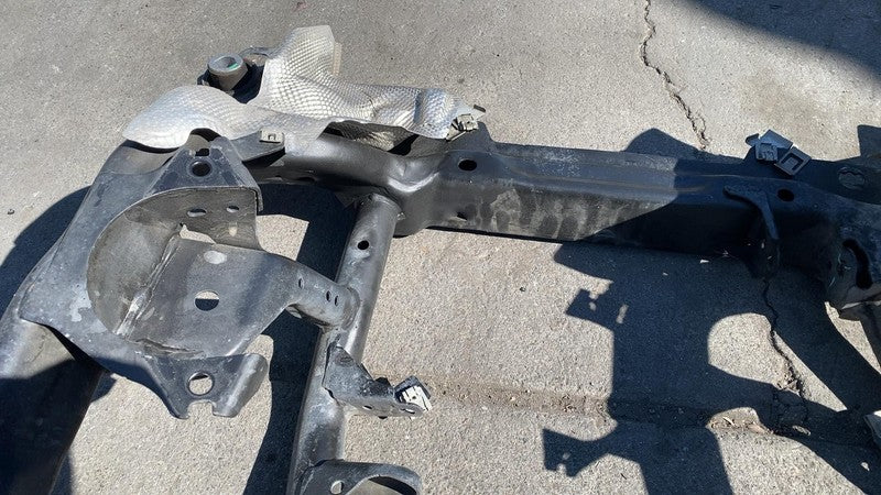 2016-2019 Mercedes-Benz GLE350 Subframe Crossmember Front Engine Cradle RWD OEM