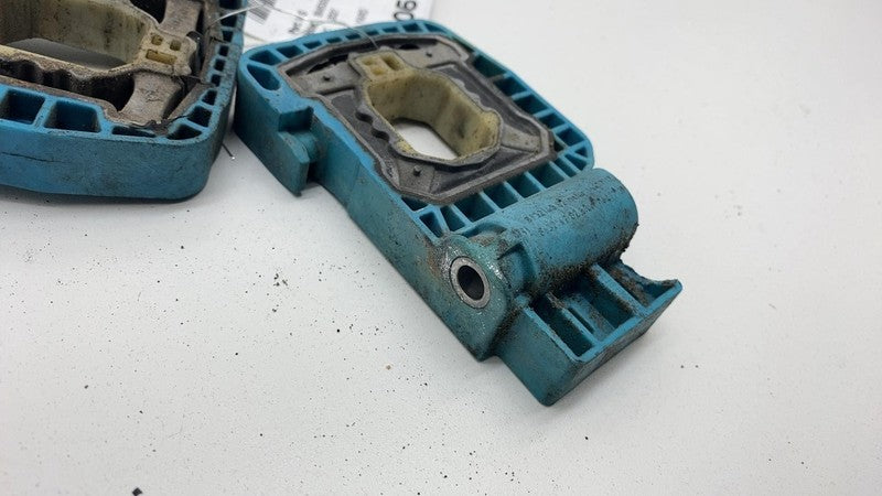 16477130 2017-2023 BMW 530e G30 PAIR Front Left & Right Radiator Mount Support Bracket