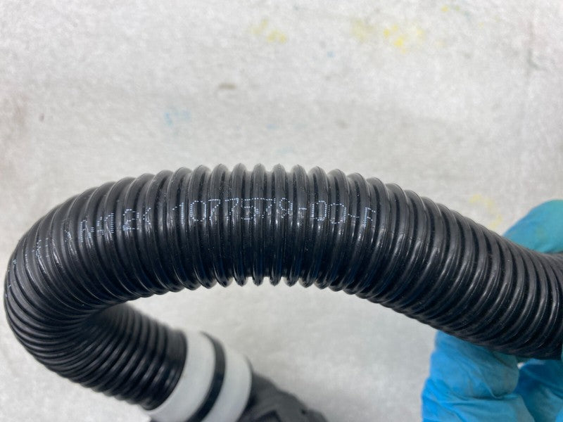 1077579 00 F ⭕ 17-22 Model 3 Front Motor Coolant Chiller to BATT Hose w/ Sensor 1077579-00-F