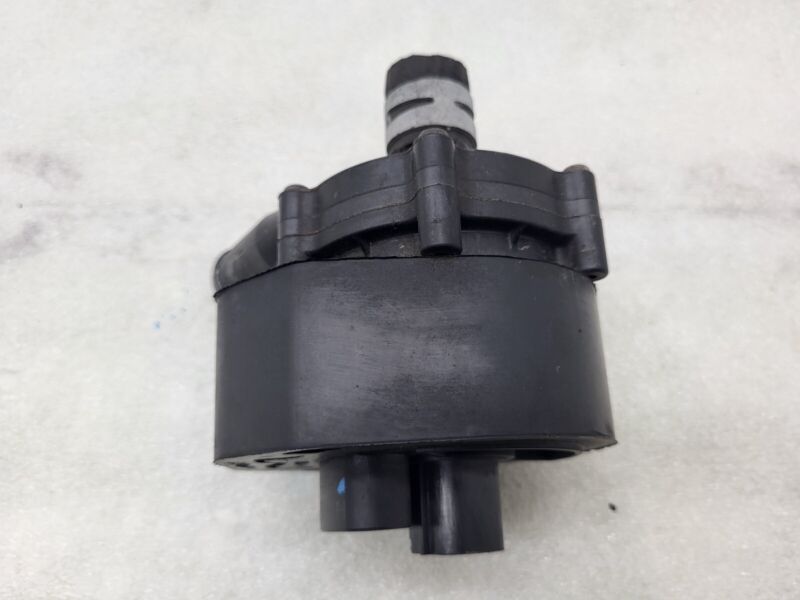 2016-2020 Tesla Model S X Cooling System Auxiliary Water Coolant Pump FWD Assy