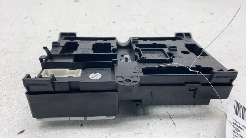 ⭕ 2017-2020 BMW 540i Rear Trunk Power Distribution Fuse Box Relay 6135