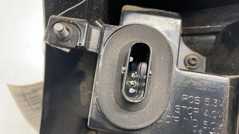 ⭕ 17-22 Model 3 Rear Driver Side Exterior Taillight Outer Tail Lamp Le