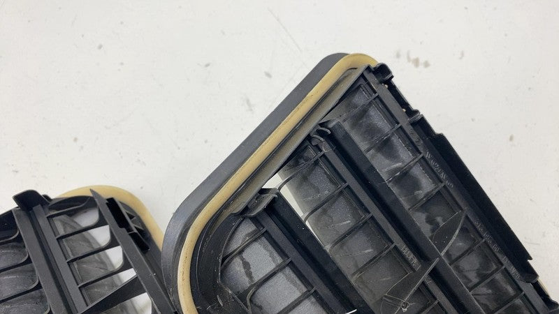 31369380 ⭕ 21-24 Polestar 2 Rear Left & Right Quarter Air Pressure Vent Grille 31369380