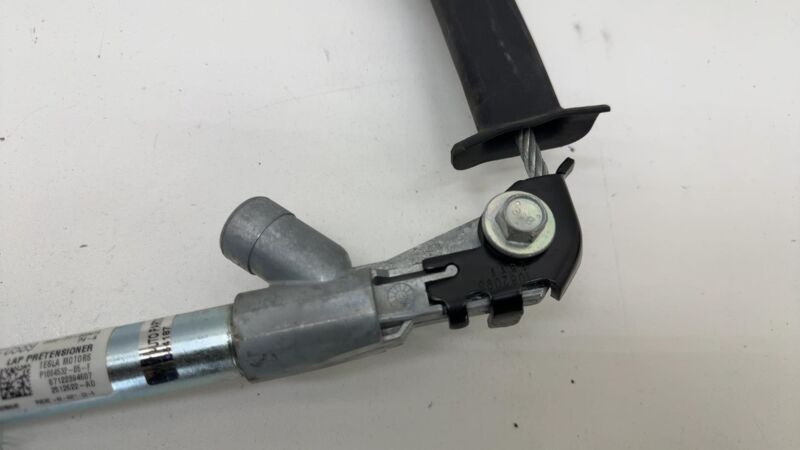 100453205F ⭕16-20 Tesla Model X Front Left Seat Belt 1st Row Lap Pretensioner 1004532-05-F