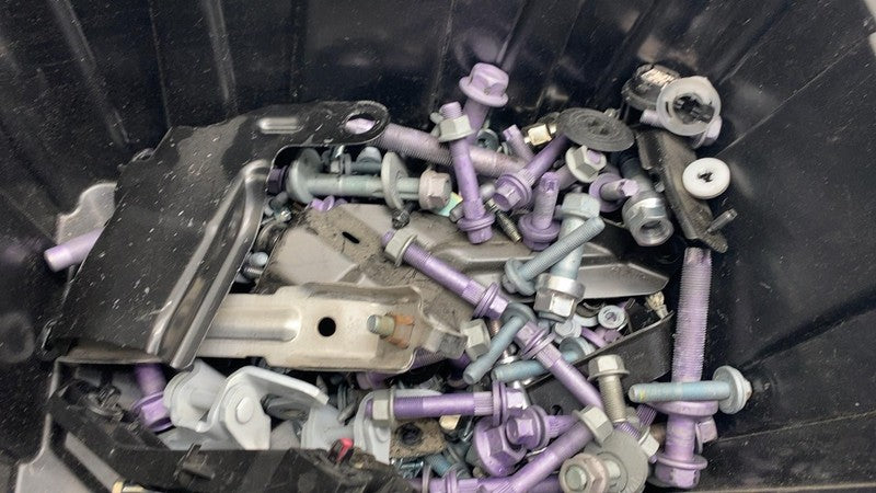 ⭕ 2024 Toyota Prius Set of Bolt