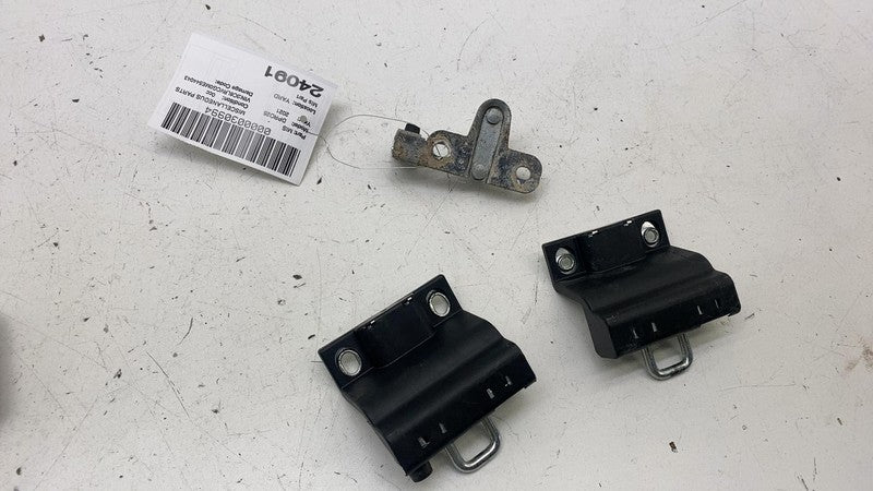 B8050521 ⭕ 2021 Ram ProMaster 2500 Rear Passenger Side Sliding Door Latch Striker Right