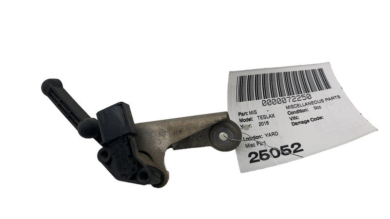 ⭕ 12-20 Model S X Front Right Air Suspension Height Level Sensor RH 1027946-00-A