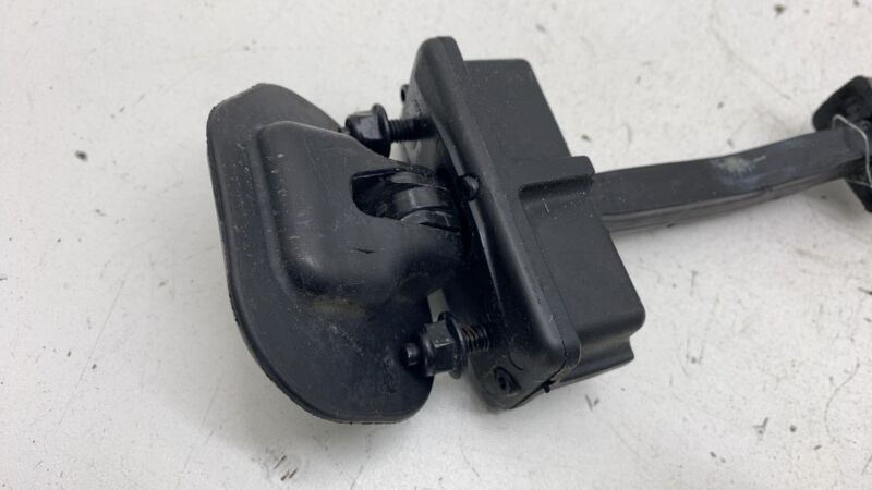 080083 ⭕ 2017-2020 Maserati Levante Front Left Door Check Strap Stop Stopper 670034687