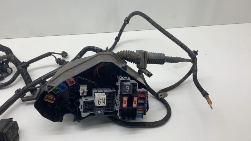 7P5971072AP 2011-2014 Porsche Cayenne Engine Bay Junction Fuse Relay Box & Wiring Harness