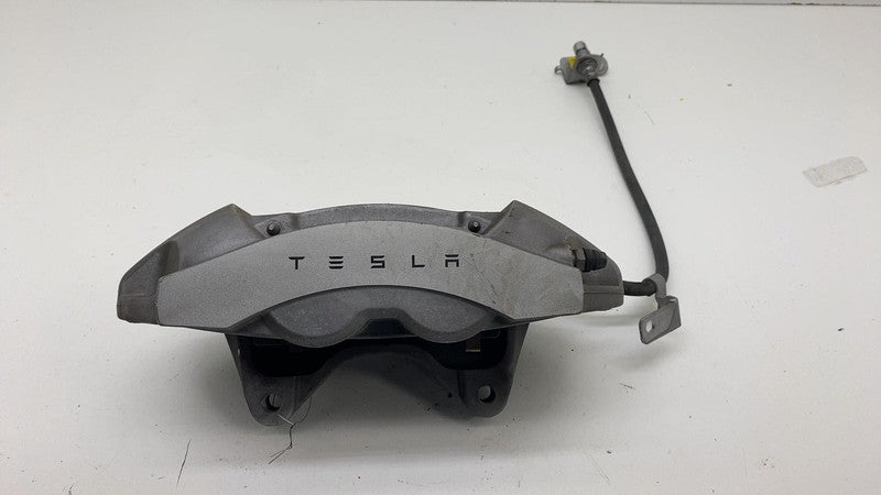 ⭕ 17-23 Model 3 Front Passenger Caliper w/ Brake Hose Line Right 10446