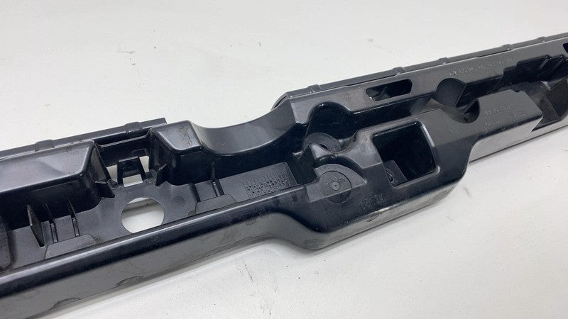 ⭕ 18-22 BMW 530e Right Center Skirt Rocker Molding Panel Support Mount