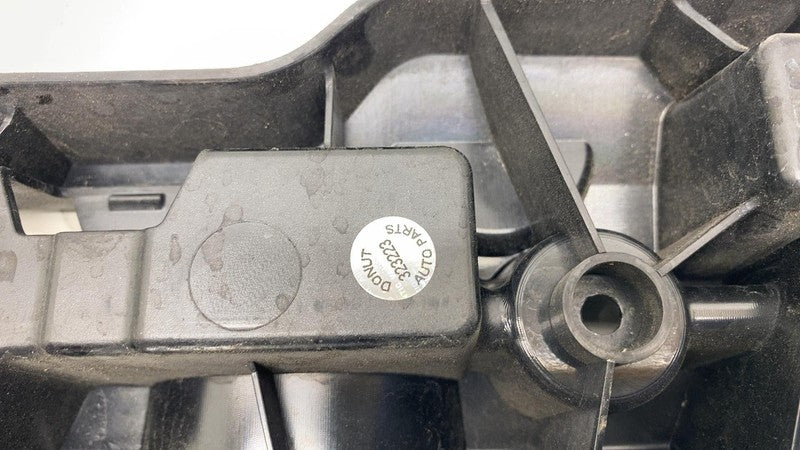 ⭕ 18-22 BMW 530e Right Center Skirt Rocker Molding Panel Support Mount