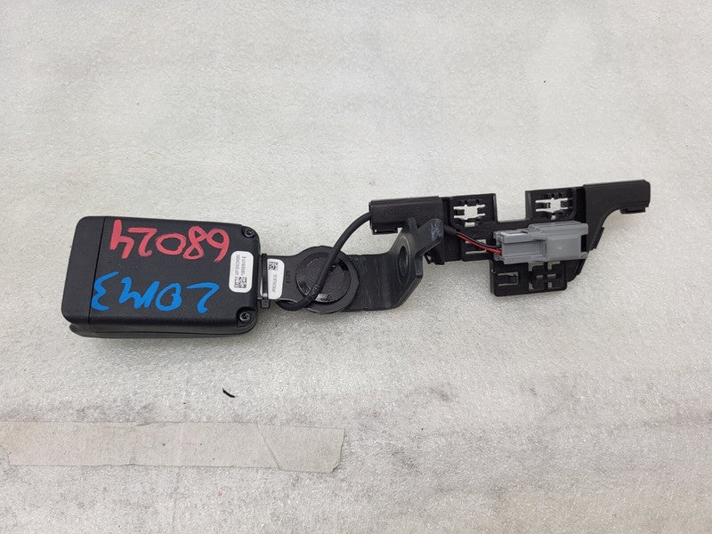 1085939 01 E ⭕17-23 Tesla Model 3 Rear Driver Side 2nd Row Seat Belt Buckle Left 1085939-01-E